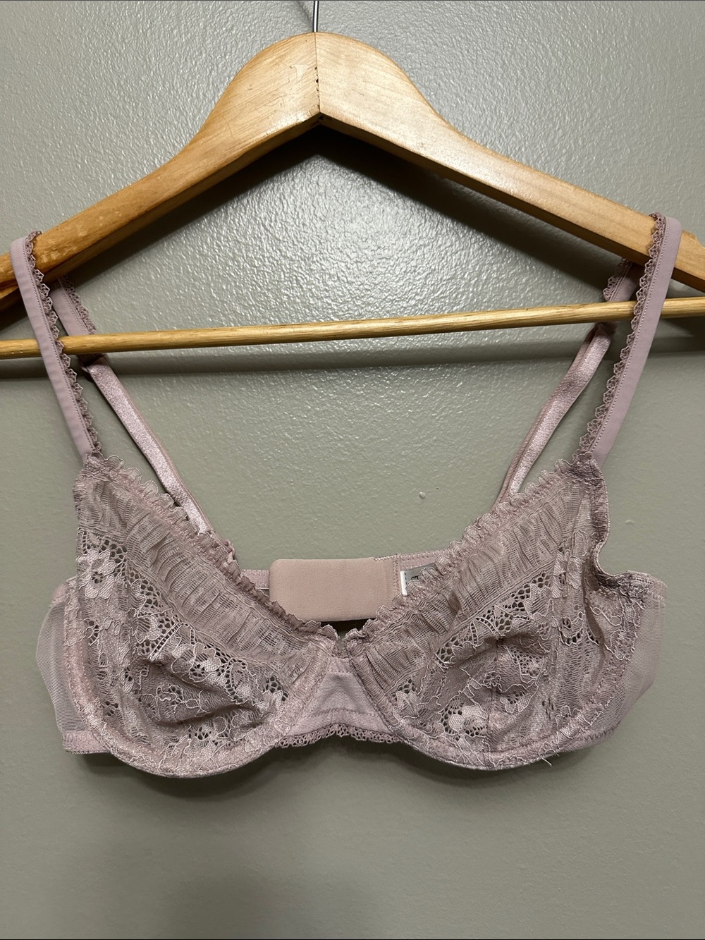 La Perla lilac purple lace bra Sz 32 C